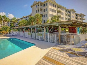 Pool - Beachside Luxury Villa, Pool & Spa, on Hilton Head (Hilton Head Island)