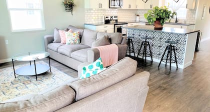 Peaceful park-like Getaway- NO cleaning fee!