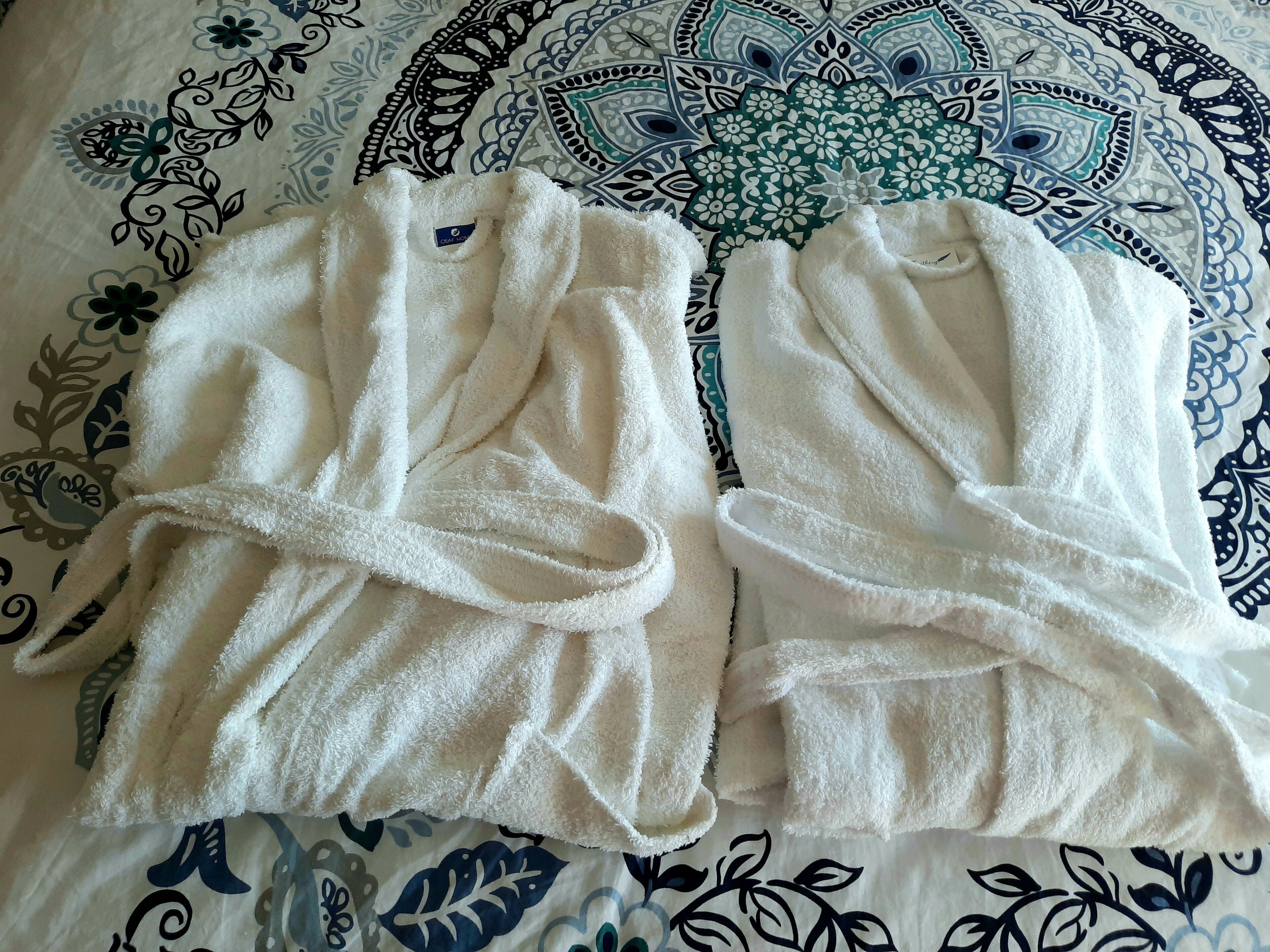 1500 square foot Wooded  Walkout Retreat with YEAR ROUND HOT TUB on Golf Course