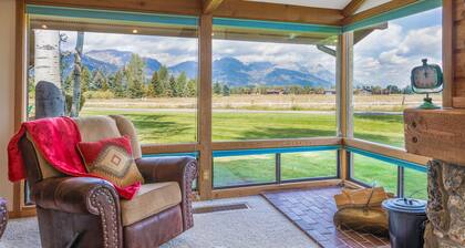 Amazing townhouse next to golf course with deck