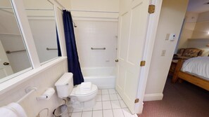 Studio (Madeleine Suite #7) | Bathroom - Madeleine Suite #7 (Santa Fe)