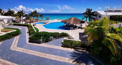 Lovely Beachfront Estudio in Hotel Zone