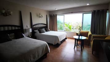 Studio Superior | Brankas dan didekorasi berbeda-beda