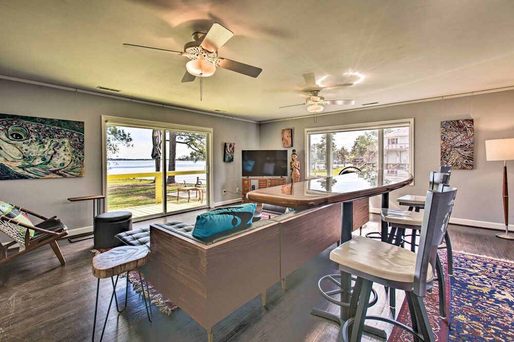 Riverfront New Bern House: Gourmet Kitchen & View!