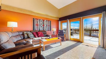 TV, fireplace, DVD player