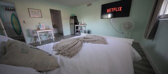 The Cozy Beach Suite of Sunny Sarasota!