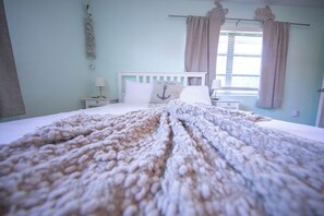 1 habitación, tabla de planchar con plancha, wifi y ropa de cama