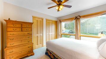 3 habitaciones, tabla de planchar con plancha y acceso a internet