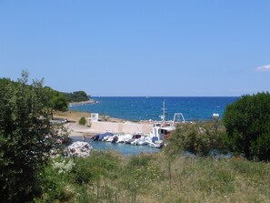 Beach - Holiday House near the sea (Ugljan)