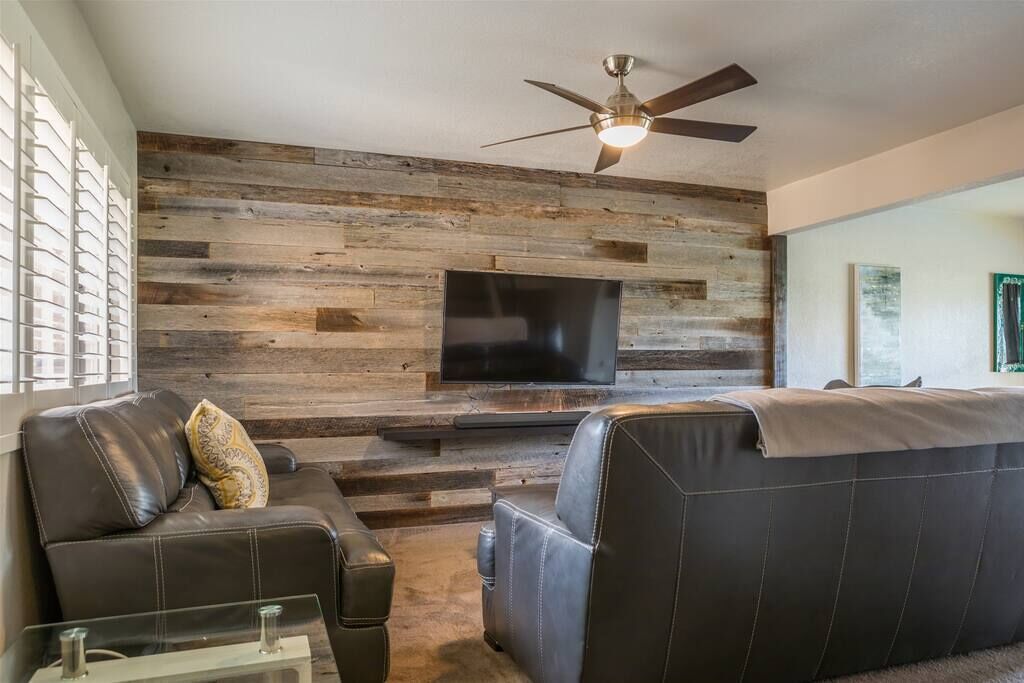 Gated Dobson Ranch townhouse, balcony, golf views