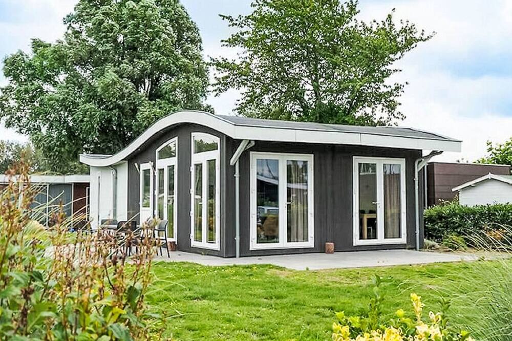 Pavilion 6 by Interhome