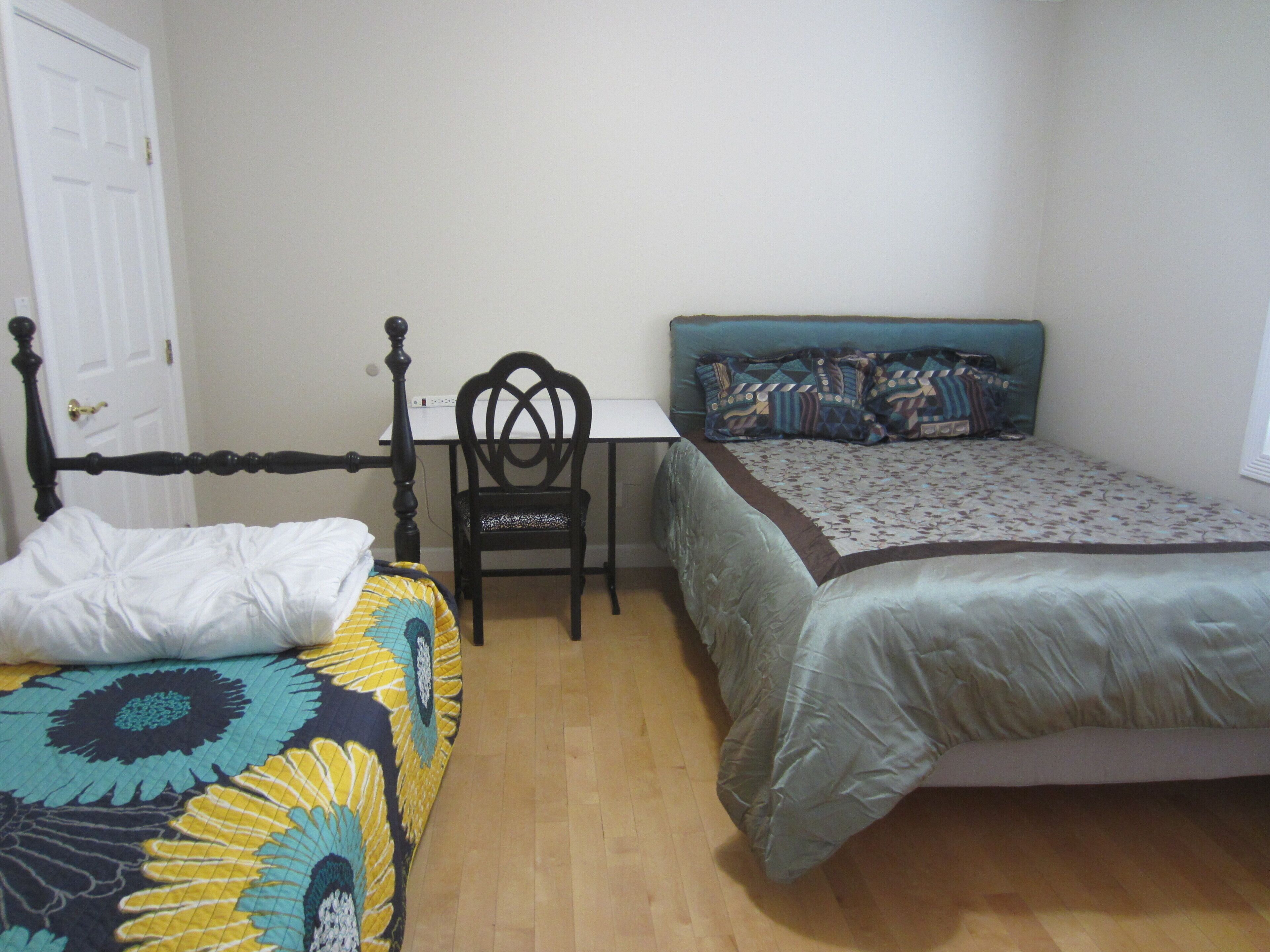 Close to UC Berkeley 2 bedroom with Wifi and Laundry