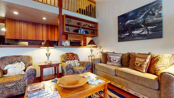 Televisión y chimenea