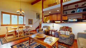 Televisión y chimenea