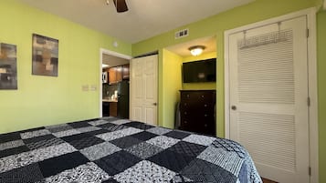 1 bedroom, desk, iron/ironing board, free WiFi