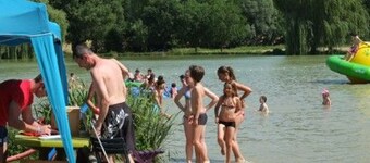 Eco-Friendly Retreat: Private Garden, Accessible, Near Nautical Base, 3 Bedrooms, Sleeps 8