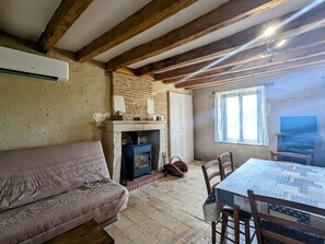 Télévision, cheminée