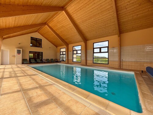 Charming Villa with Indoor Pool, Private Tennis Court, Near Zoo and Castles