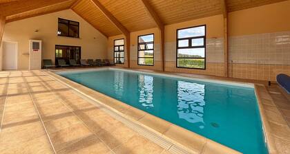 Charming Villa with Indoor Pool, Private Tennis Court, Near Zoo and Castles