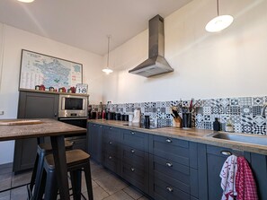Fridge, microwave, dishwasher