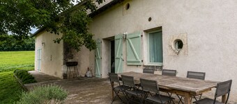 Renovated farm in peaceful setting with internet and large outdoor area