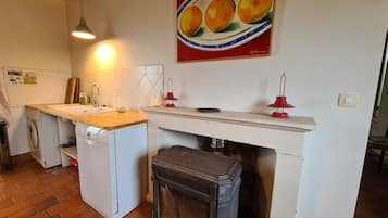 Kylskåp, mikrovågsugn och diskmaskin