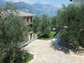 Property grounds - Apartment Azalea with beautiful lake view (Brenzone sul Garda)