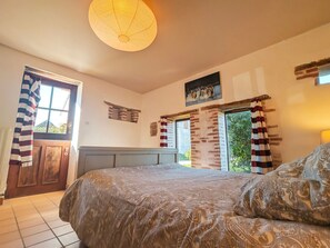 4 bedrooms, free WiFi