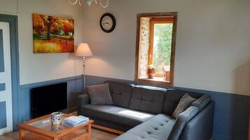 Fernseher, Kamin, Tischfußball