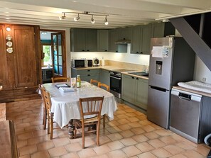 Fridge, microwave, dishwasher, highchair