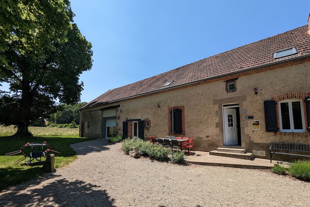 Gite Pouligny-Notre-Dame, 2 bedrooms, 6 persons