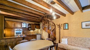 Unclassified image, 5 of 24, button - Charming Cottage Near Valençay Castle, 3 Beds, Garden, and Close to Beauval Zoo (Gehée)