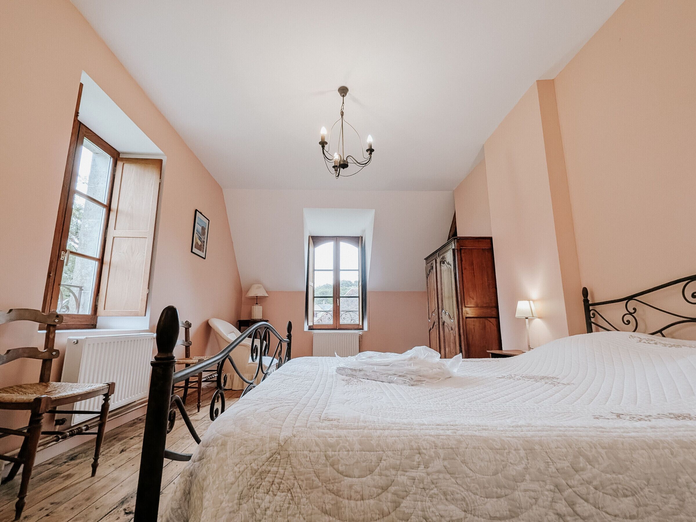 5 chambres, Wi-Fi gratuit, draps fournis