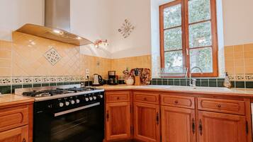 Réfrigérateur, micro-ondes, lave-vaisselle