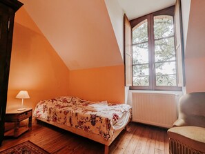 5 soverom, wi-fi (inkludert) og sengetøy
