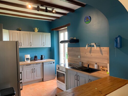 Charmant Gîte Familial avec Grand Terrain, à Proximité de Fontgombault et de la Creuse