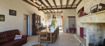 Peaceful Renovated Farmhouse: 6 Bedrooms, Private Terrace, in Berry Heart, Near Le Blanc