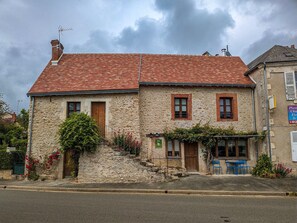 Unclassified image, 4 of 17, button - Cozy Renovated Forge with Sauna, Shared Pool & Nearby Attractions (Le Menoux)