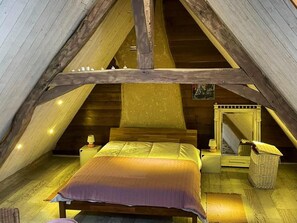 2 bedrooms, free WiFi - Cozy Renovated Forge with Sauna, Shared Pool & Nearby Attractions (Le Menoux)