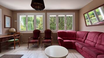 TV, lareira, escritórios