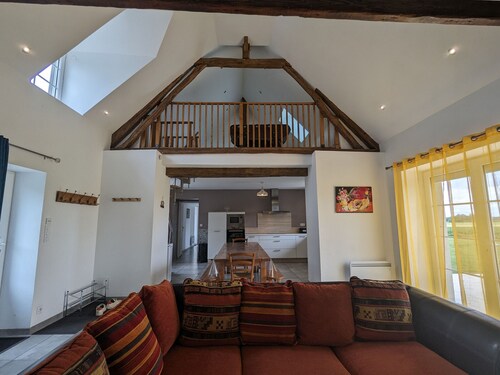 Spacious Country House for 12 with Large Garden near Levroux and Beauval Zoo