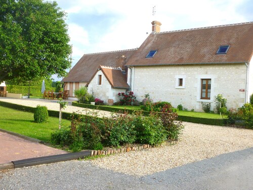 Spacious Cottage near Valençay Castle & Beauval Zoo with Outdoor Activities & Large Garden