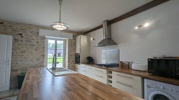 Fridge, microwave, dishwasher