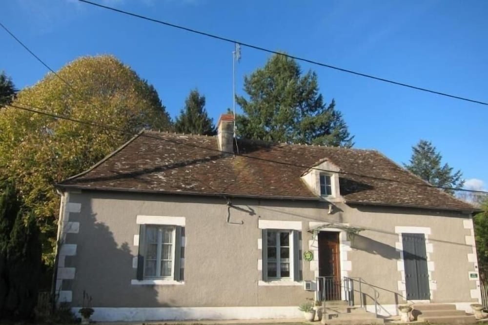 Gite Saint-Hilaire-sur-Benaize, 2 bedrooms, 4 persons