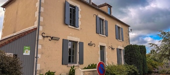 Eco-renovated rectory with terrace and pond view, near Brenne Regional Natural Park