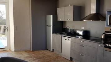 Fridge, microwave, dishwasher