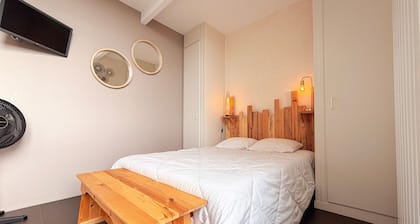 Eco-renovated rectory with terrace and pond view, near Brenne Regional Natural Park