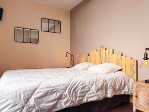 5 bedrooms - Eco-renovated rectory with terrace and pond view, near Brenne Regional Natural Park (Lingé)