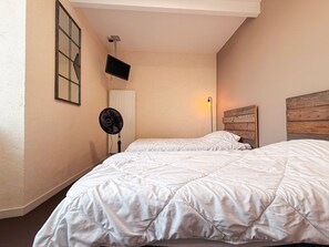5 bedrooms - Eco-renovated rectory with terrace and pond view, near Brenne Regional Natural Park (Lingé)