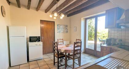 Gßte familial prÚs de Chùteauroux avec jardin, aire de jeux et location de salle, idéal pour 8 pers.